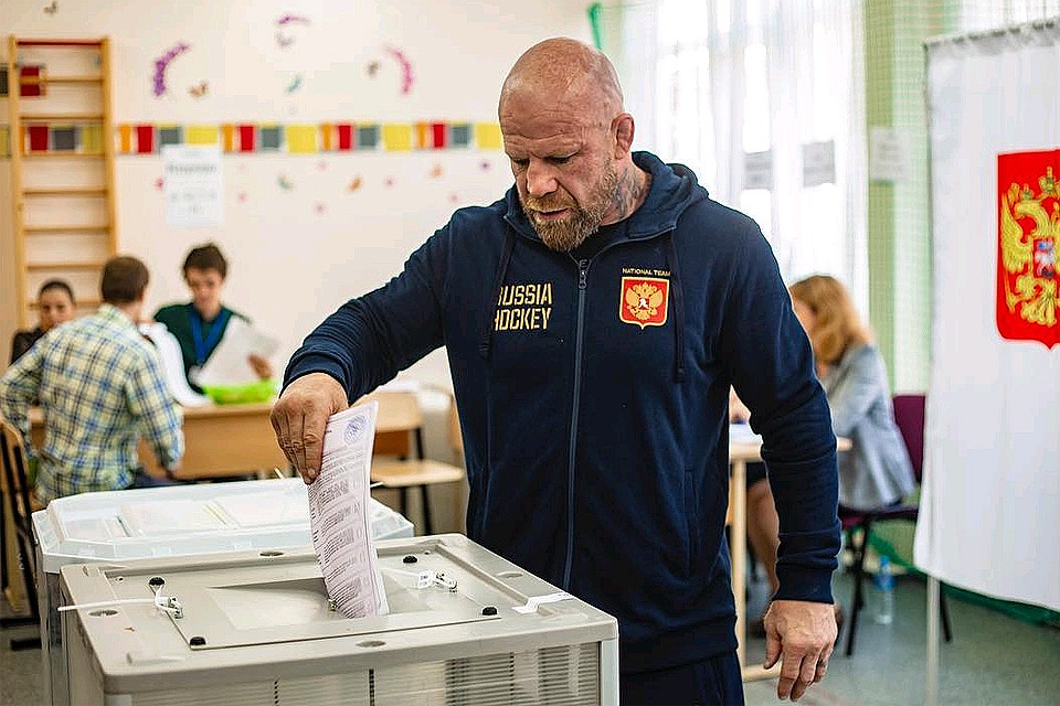Джефф Монсон на выборах.