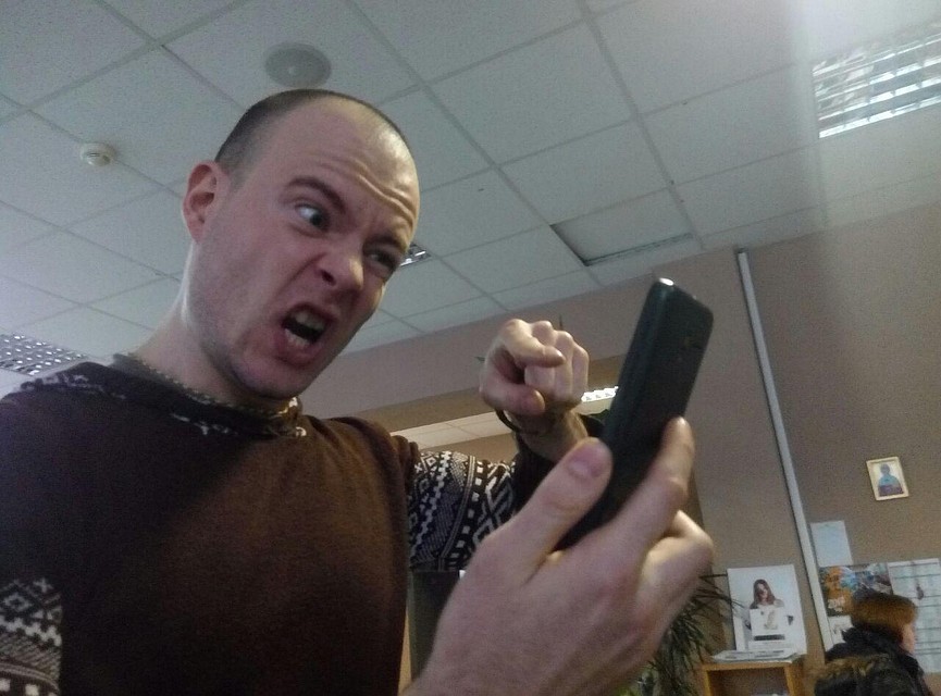 Звоните на "горячую линию"
