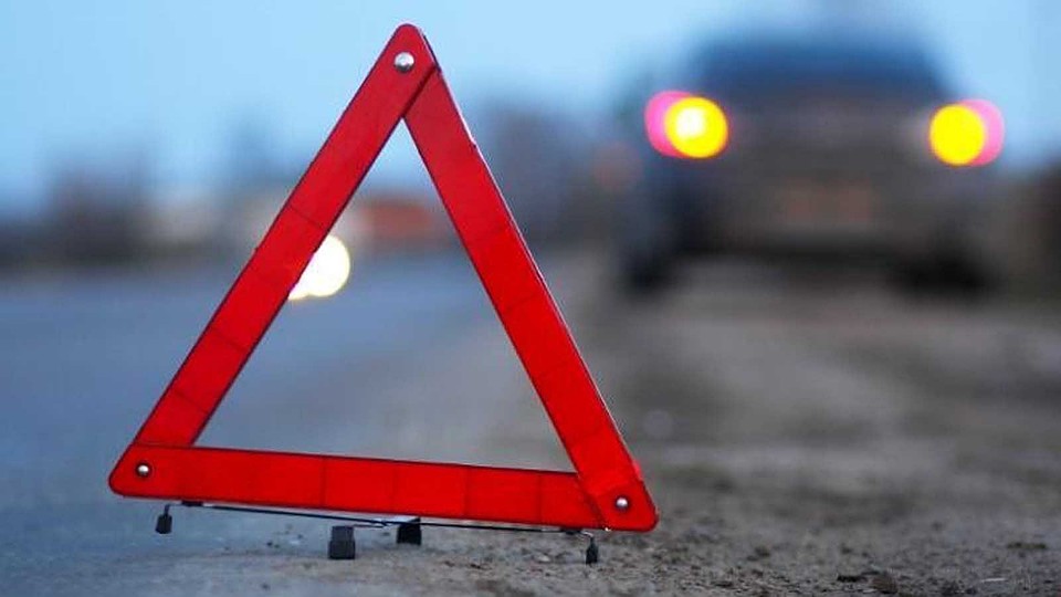 На месте аварии работали сотрудники УГИБДД