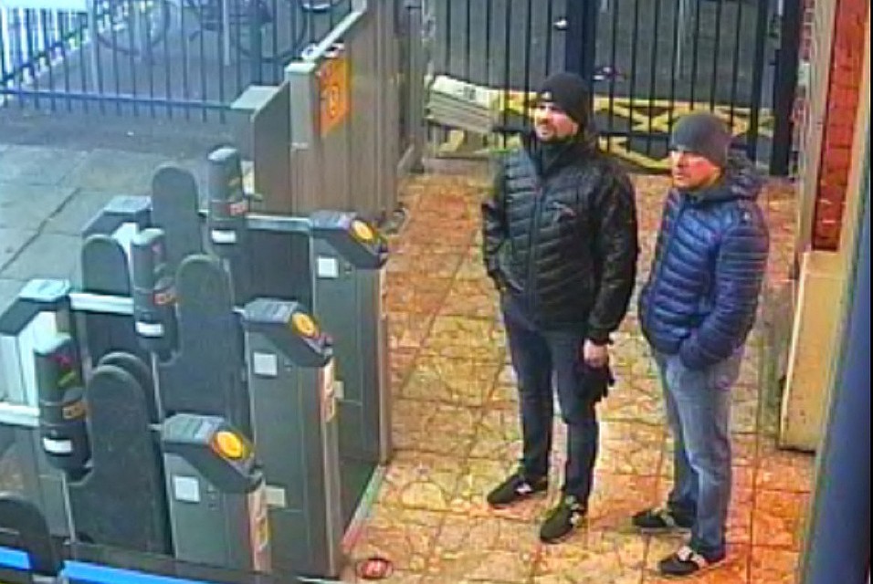 Случайное попадание на камеры видеонаблюдения сильно изменило судьбу путешественников.