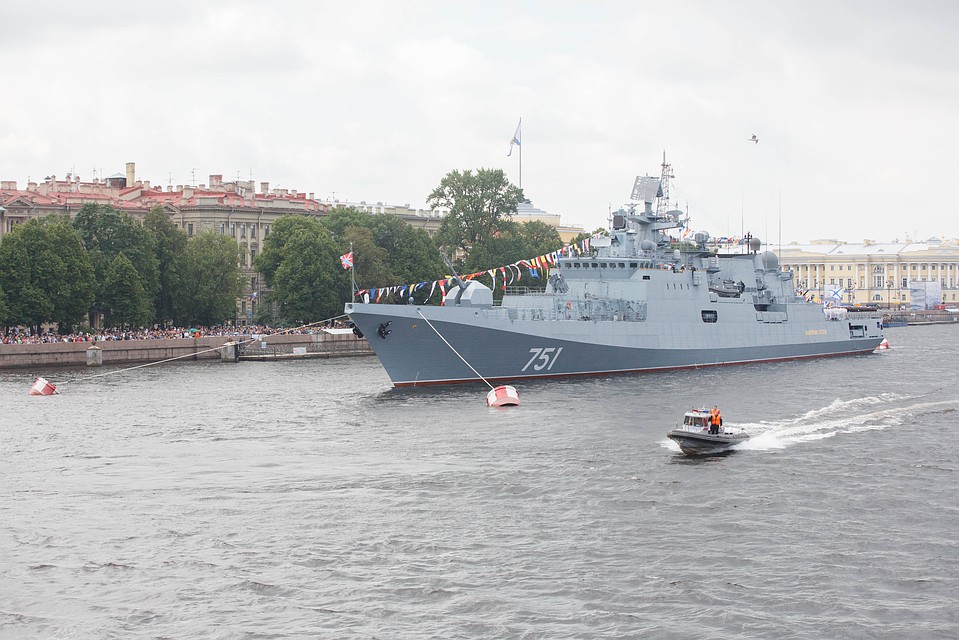Сторожевой корабль `Адмирал Эссен` состоящий на вооружении Черноморского флота России