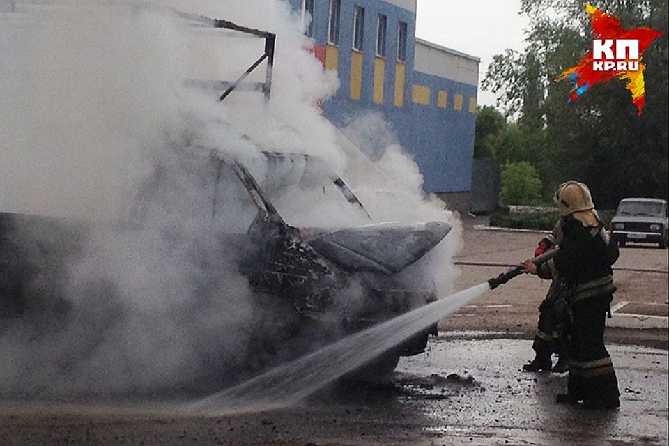 Благодаря быстрому приезду пожарных, весь дом сгореть не успел.