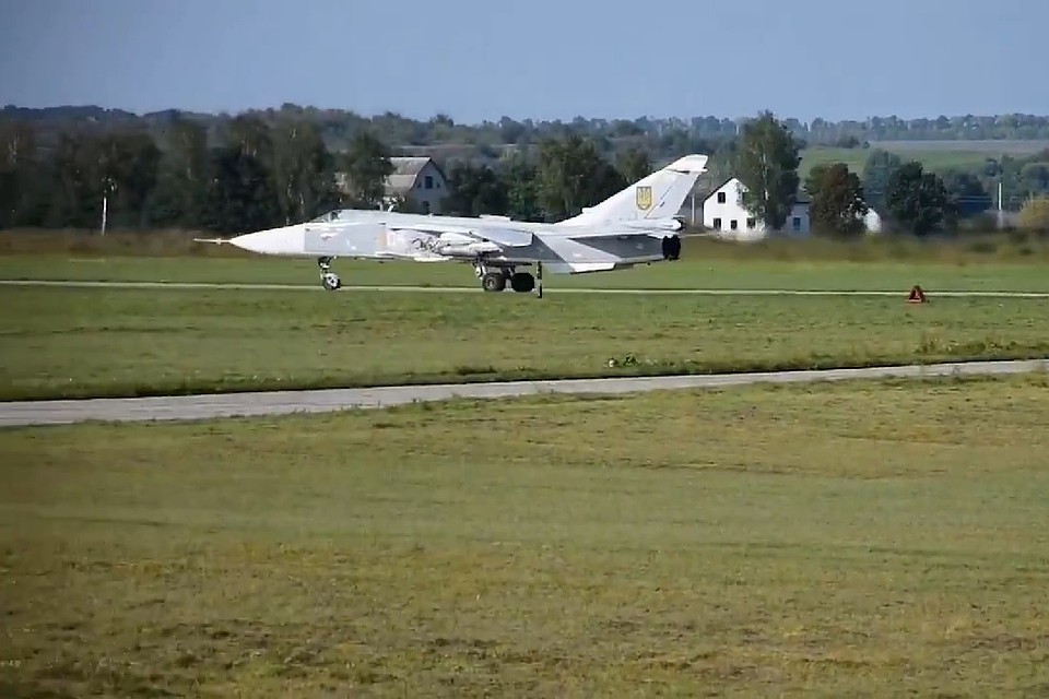 Испытания ракет "Оскол" проводились условиях на бомбардировщике Су-24М.