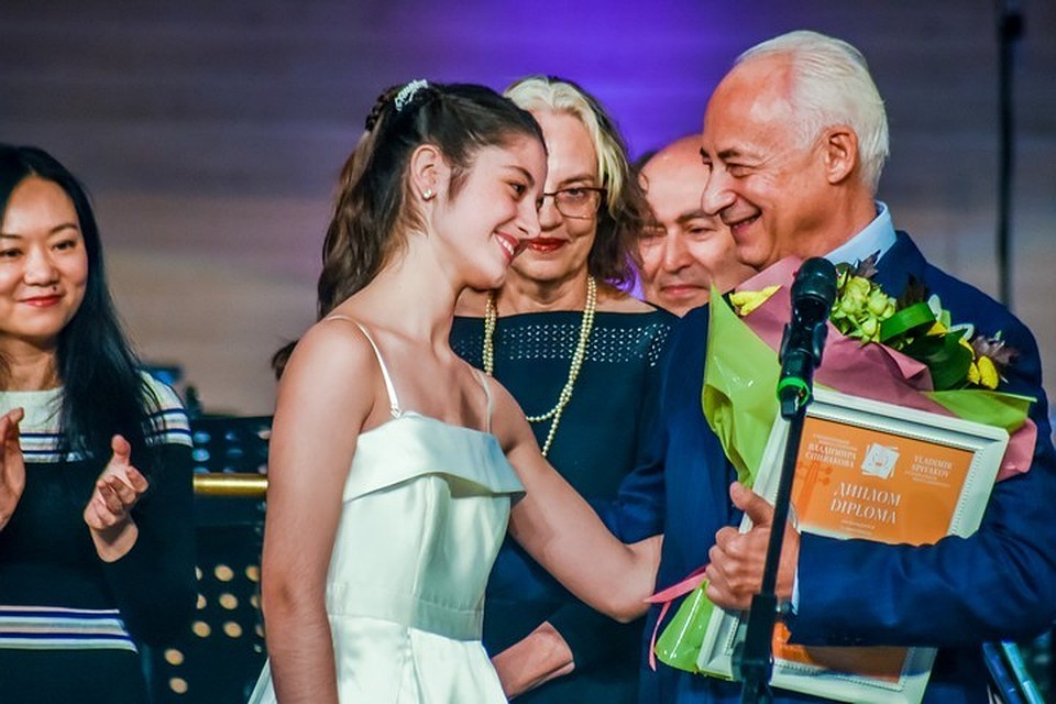 Обладательница первого приза - 15-летняя испанка Мария Дуэньяс