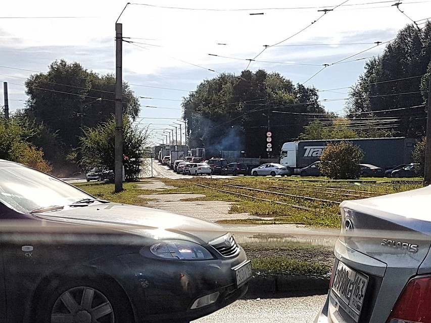 Автомобилисты уже отчаялись добраться до пункта назначения