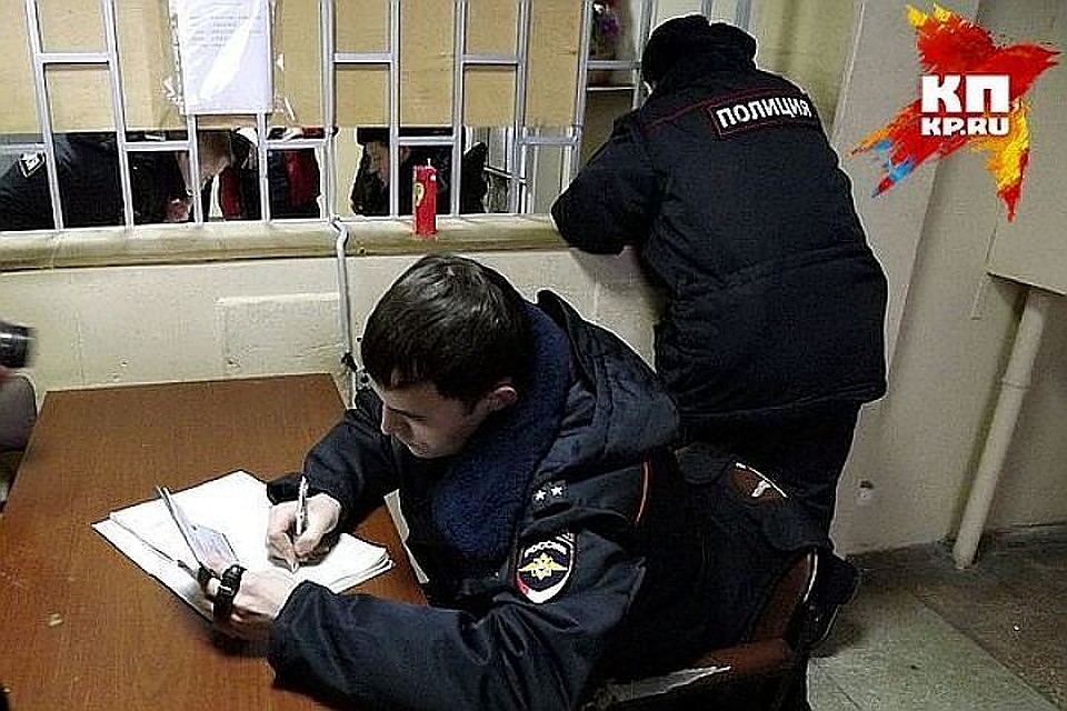 Педофилом теперь занимаются правоохранители