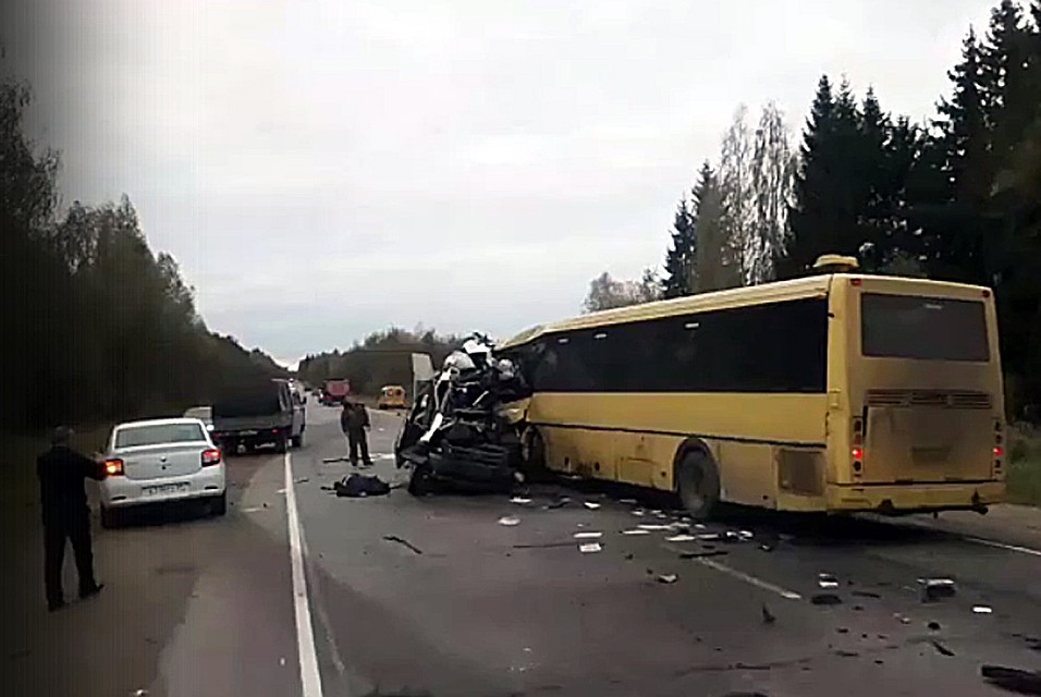 ДТП произошло рано утром.