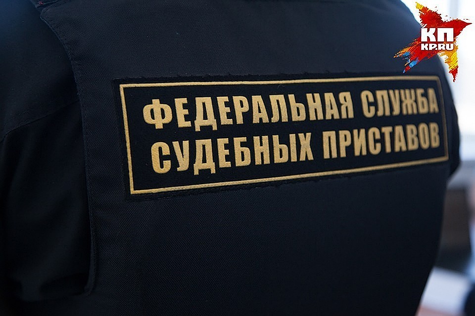 Приставы объявили мужчину в розыск и нашли его в гостях у родителей