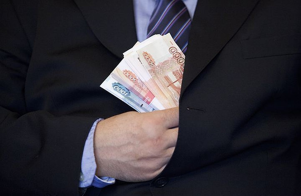 Женщина помогала клиентам скрыть от государства немалые суммы.