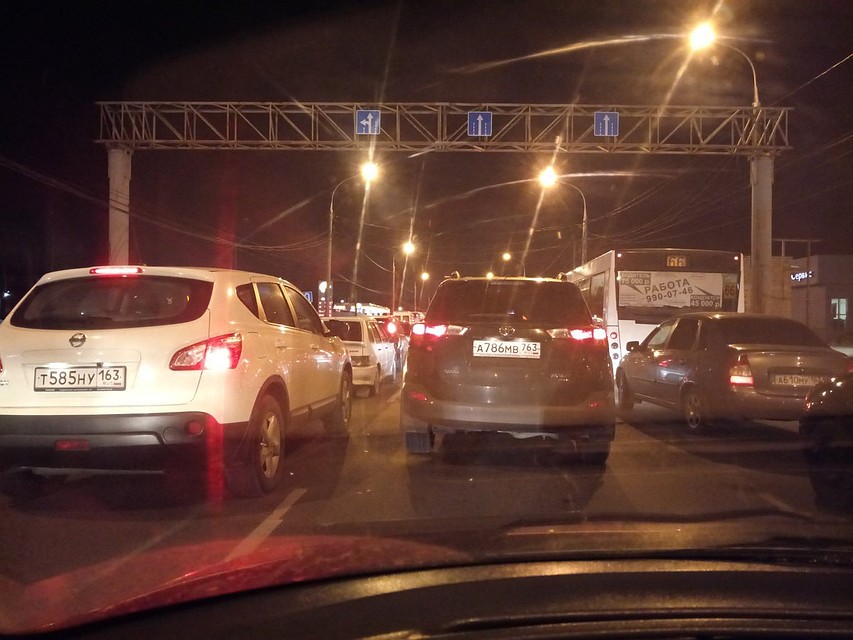 Движение на Южном шоссе стоит в обоих направлениях