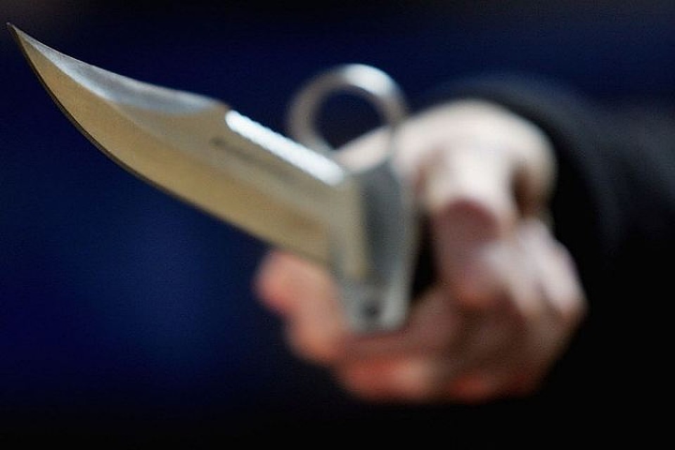 Ссора в подъезде переросла в поножовщину.