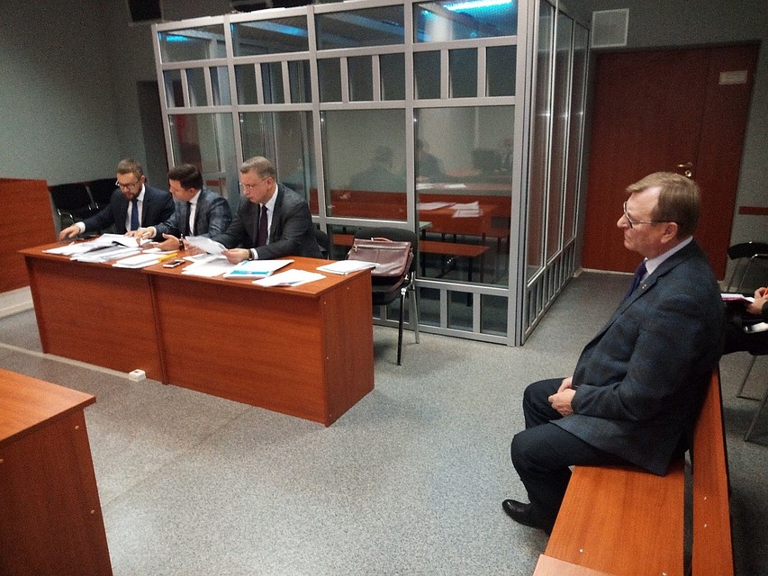 Фото из зала суда