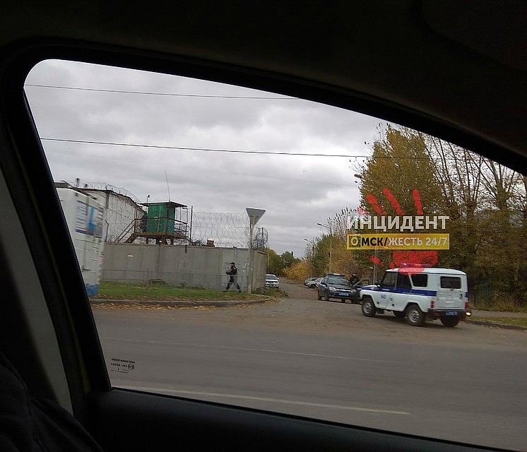 Оцепление во время бунта в колонии