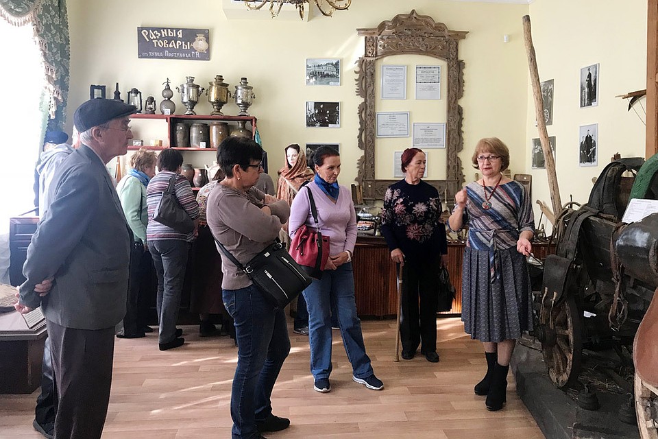 Экскурсия началась с Колыванского краеведческого музея - одного из старейших в Новосибирской области.