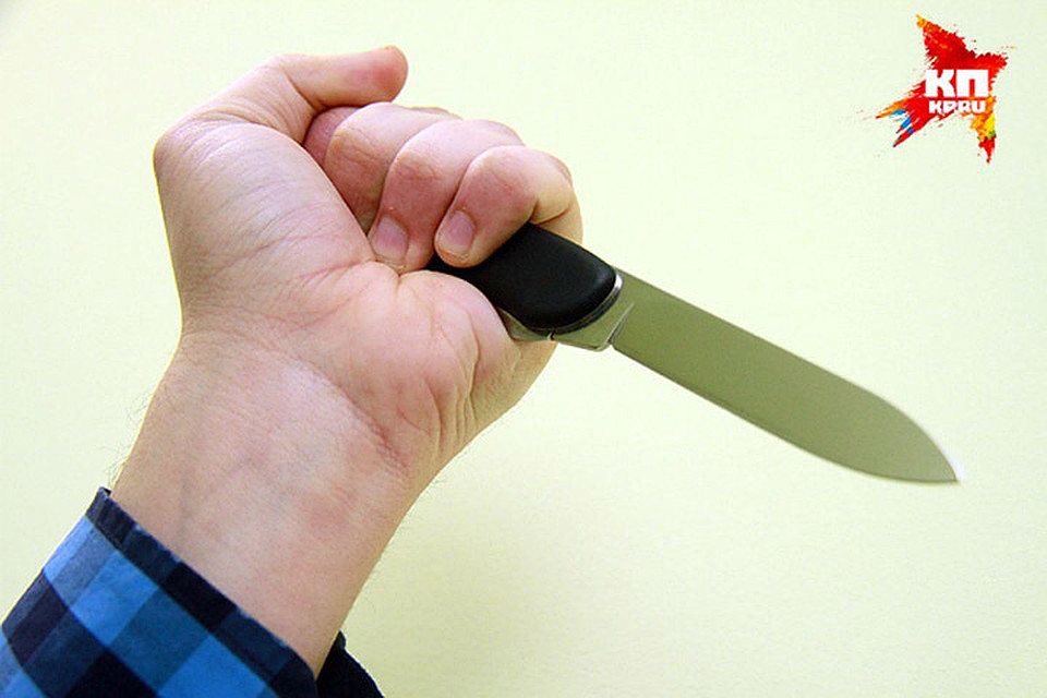 Удар ножом в грудь оказался смертельным.