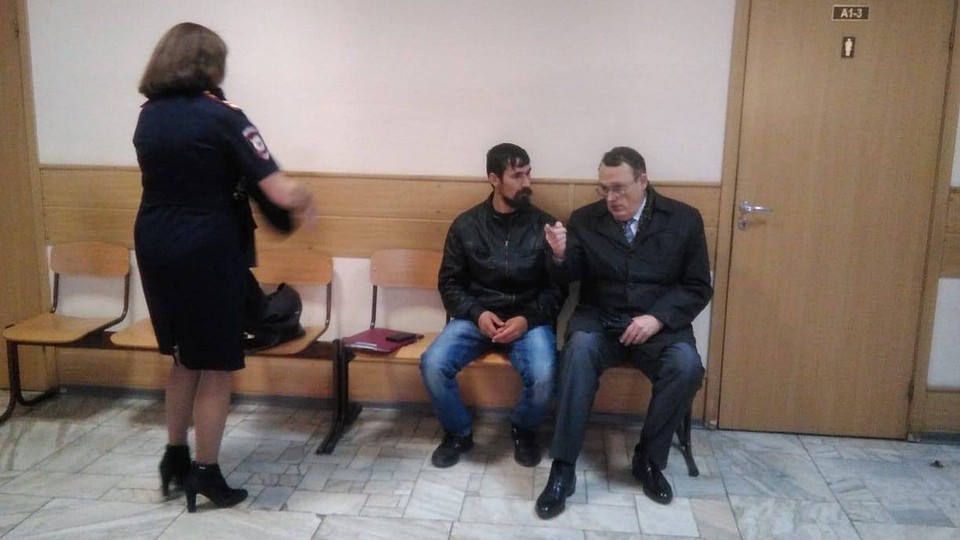 Старообрядца сопровождает уполномоченный по правам человека в Крансноярском крае Марк Денисов