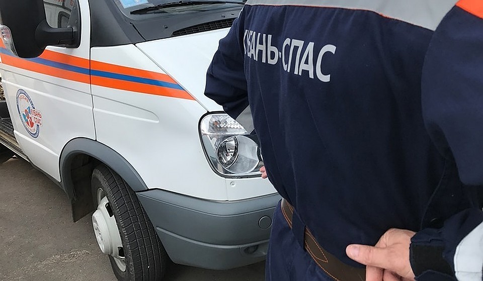 В Тимашевске спасатели из воды достали тонущую девушку