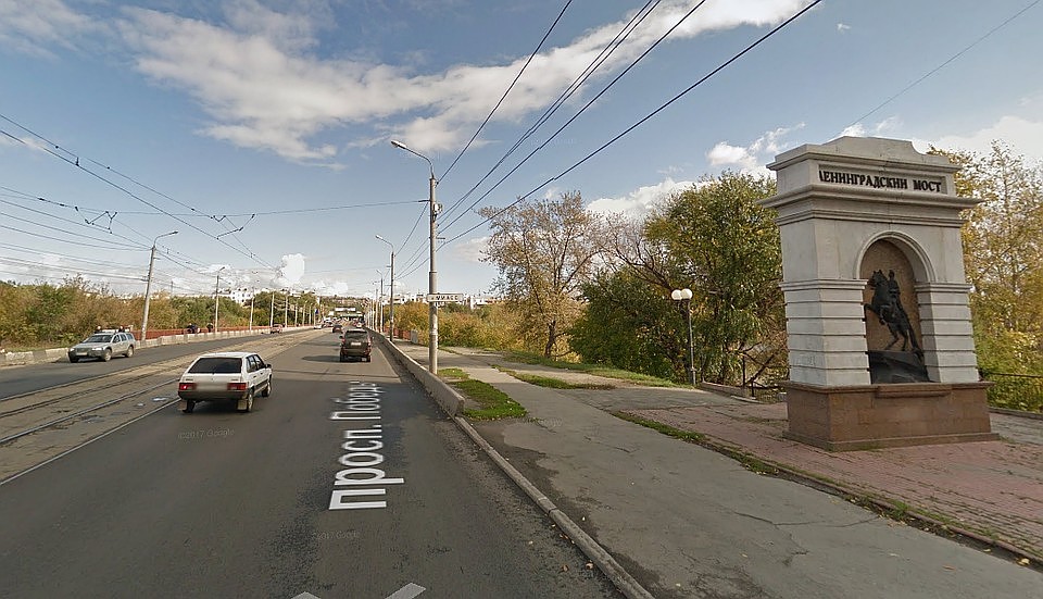 Ленинградский мост в Челябинске давно нуждается в реконструкции. Фото: Google Maps