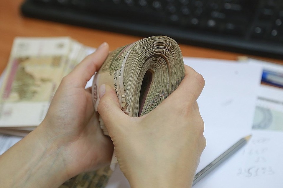 Красноярка отсудила у банка 100 тысяч за перелом на обледенелом крыльце.