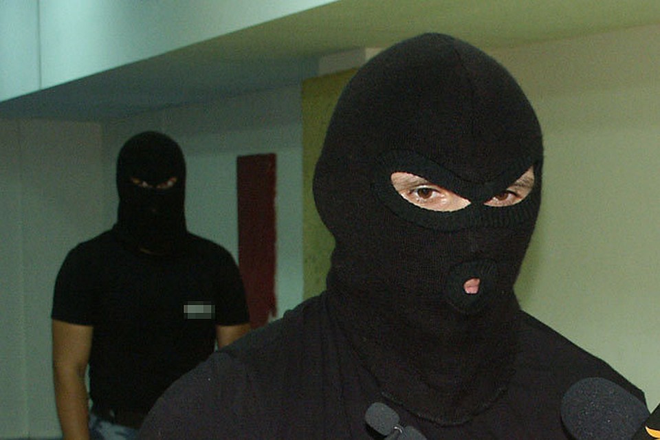 Сотрудники НЦБК задержали прокурора и адвоката.