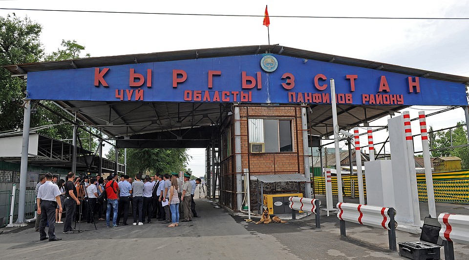 340 иностранцев были выдворены из Кыргызстана за нарушение миграционного законодательства.