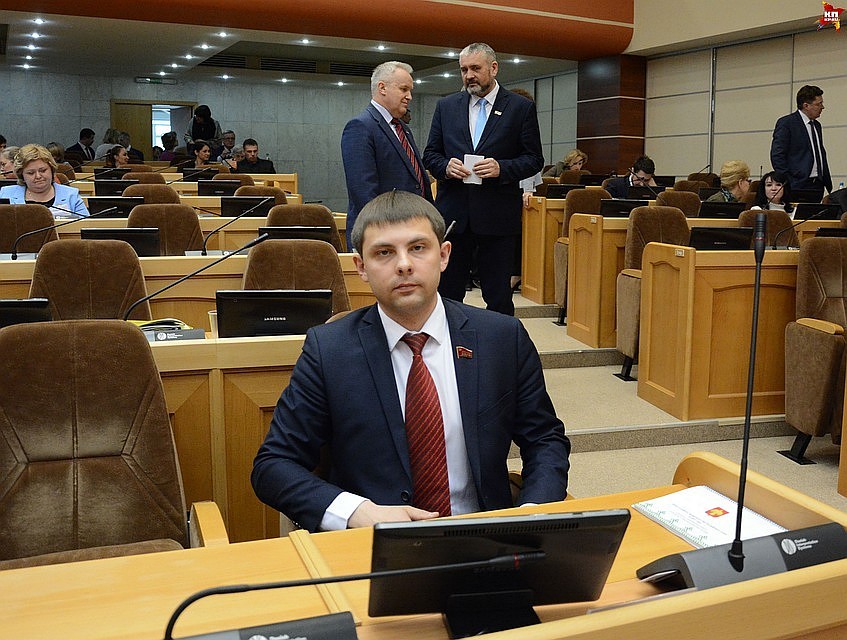 Депутат-коммунист Олег Михайлов потребовал отменить пенсионную реформу.
