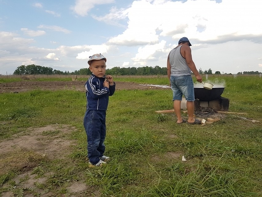 В этом году в Кыргызстан было возвращено 10 детей, оставшихся без попечения родителей (иллюстративное фото из архива КП).