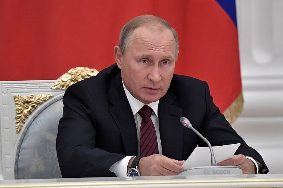 Путин восстановил лицензирование автобусных перевозок
