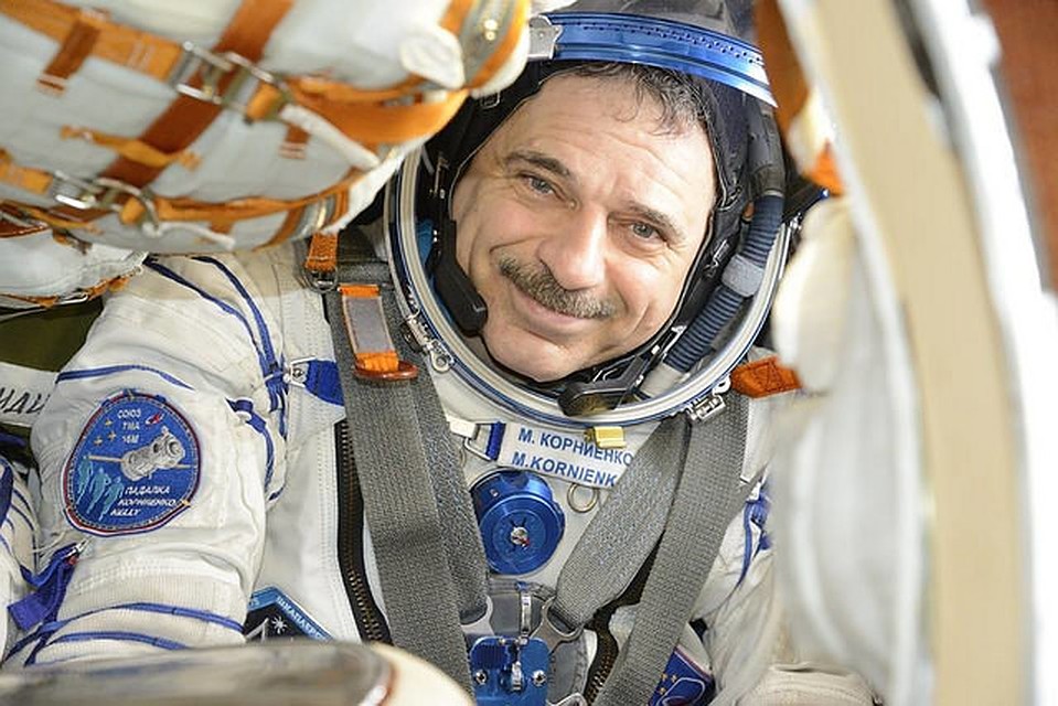 Космонавт посоветовал своим коллегам укреплять суставы с помощью йоги
