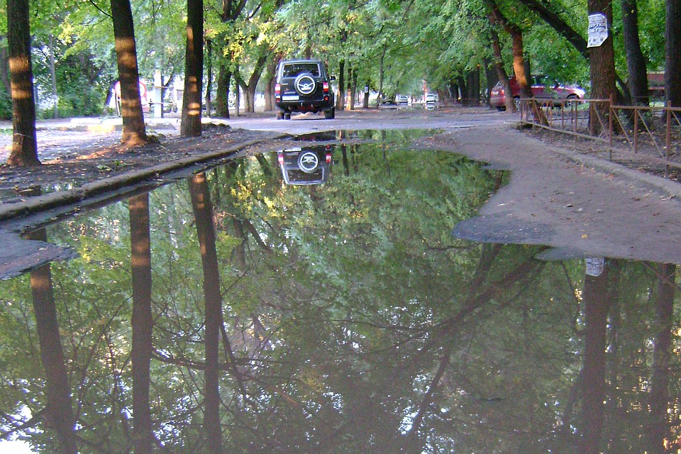 Некоторые улицы Воронежа после дождей сегодня становятся непроходимыми