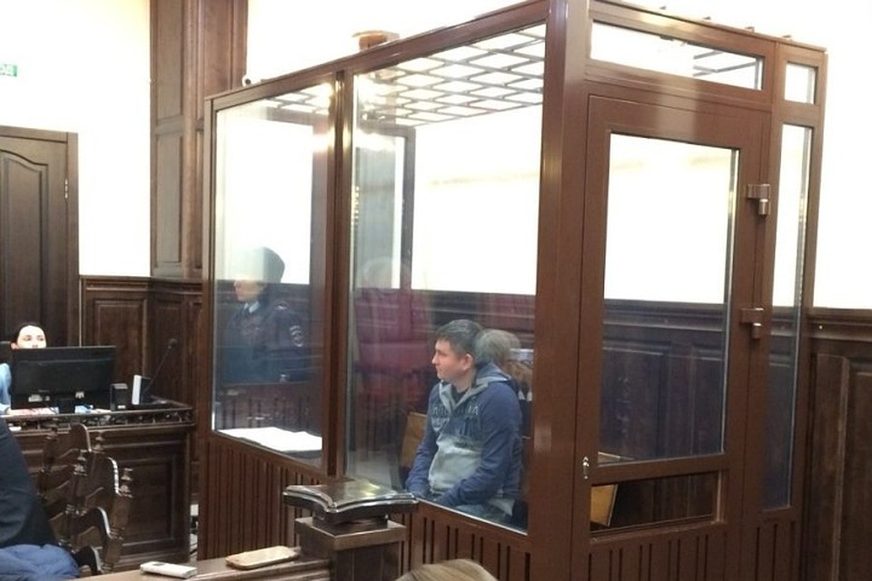 Эдуард Комков заявил, что не собирается бросать семью и сбегать