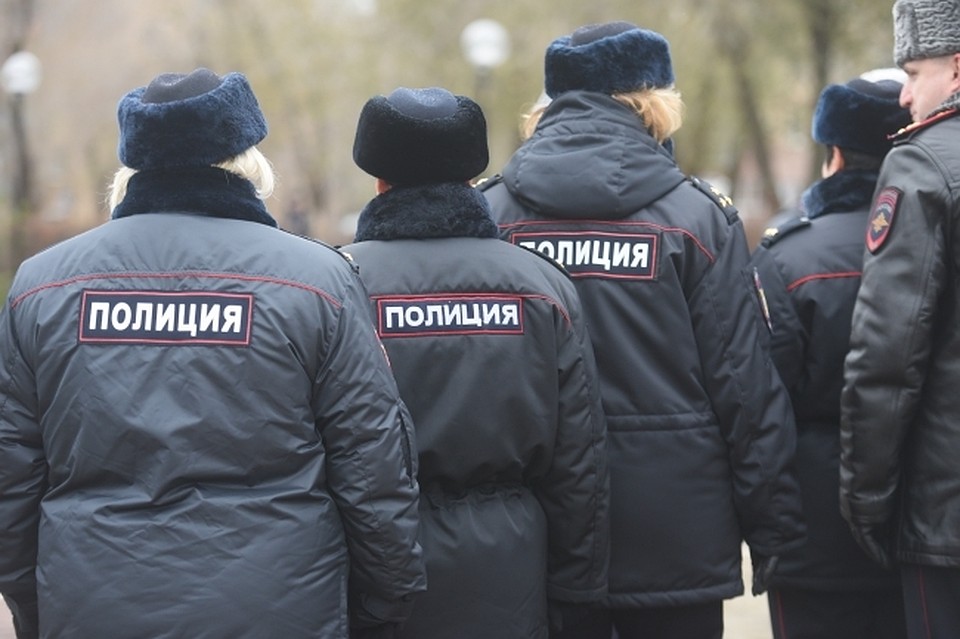 Полиция не нашла в здании опасных предметов.