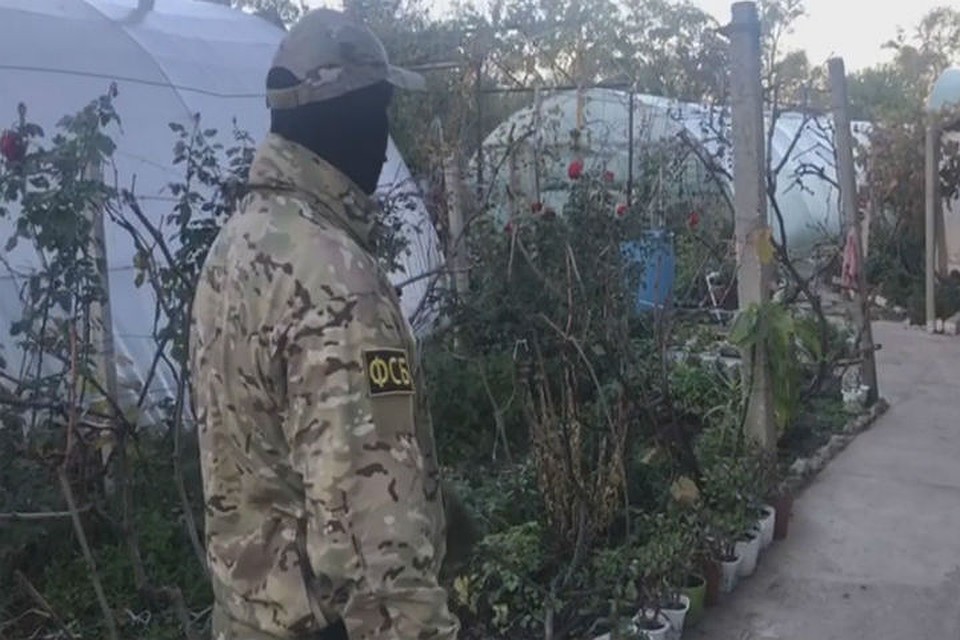 В Крыму задержали украинского боевика. Фото: скрин из видео Пограничного управления ФСБ России по РК