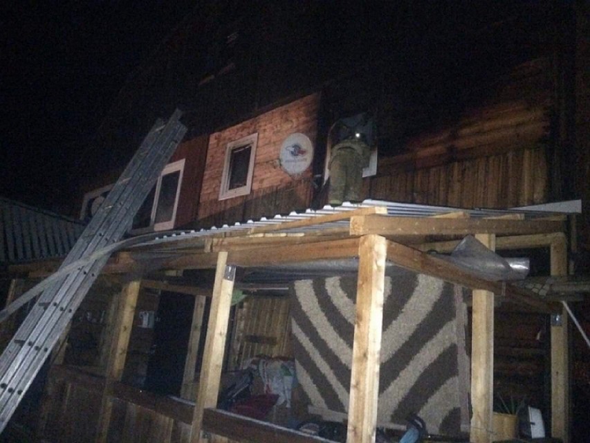 Два крупных пожара вспыхнули за один вечер в Иркутской области. Фото: пресс-служба ГУ МЧС России по Иркутской области.