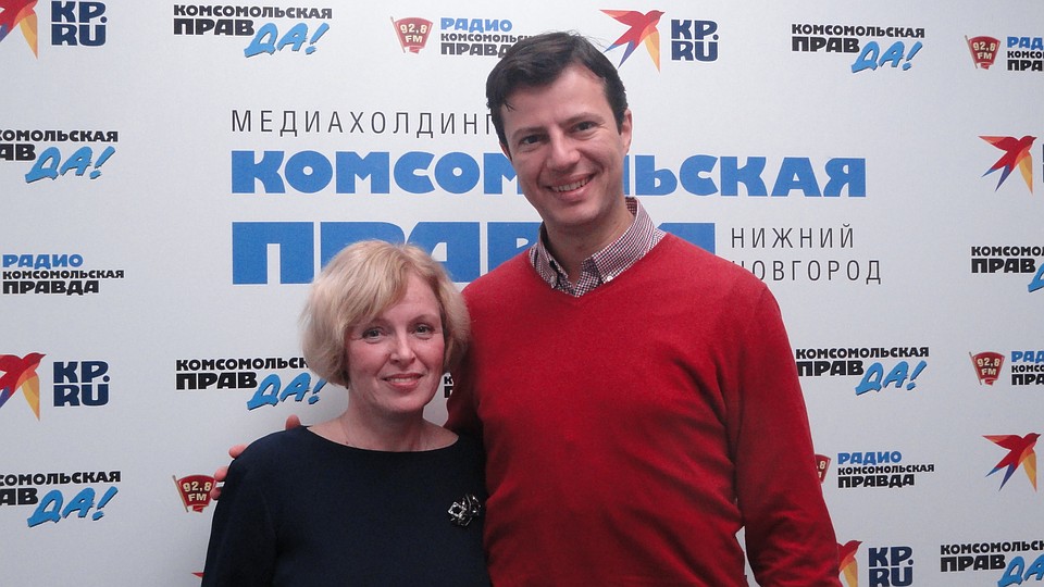 руководитель литературно-драматургической части Нижегородского театра оперы Елена Третьякова и оперный певец, бас Деян Вачков