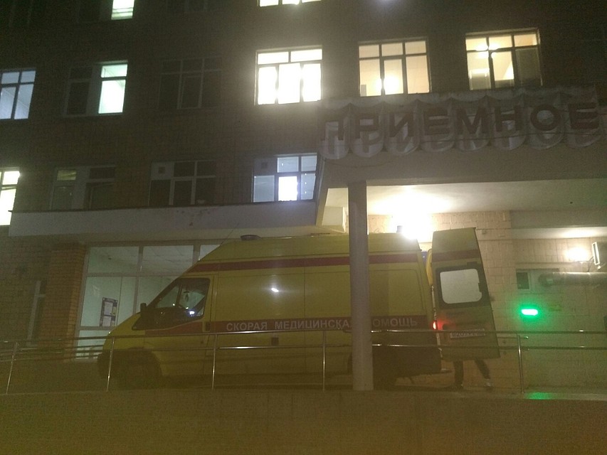 Бригада "скорой" везла пациента через густой туман. Фото: группа в соцсети "Подслушано у медиков. Тверь"