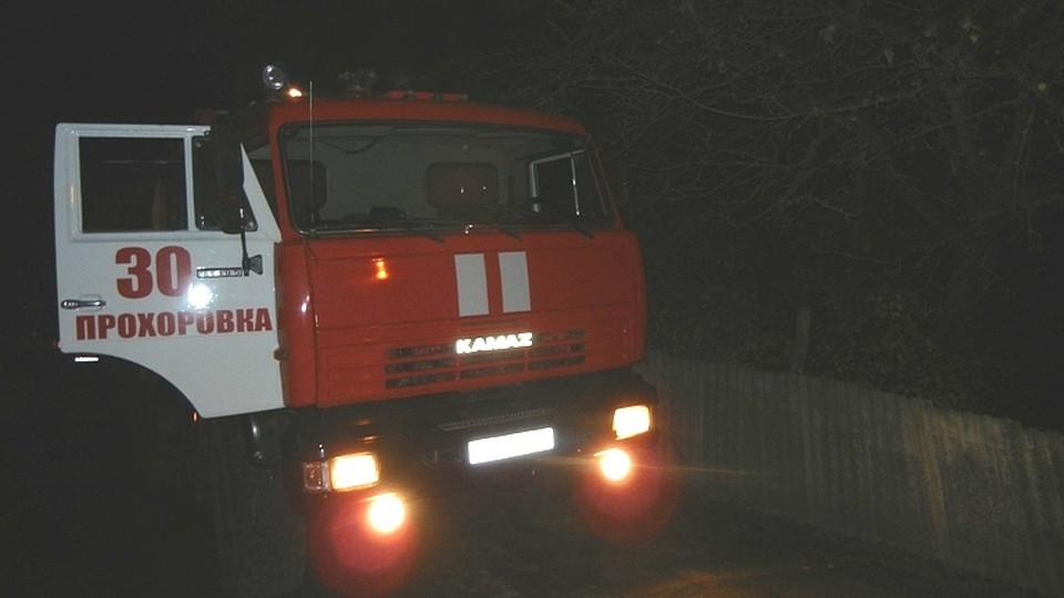 В селе Береговое Прохоровского района по улице Заводская загорелся жилой дом. Фото МЧС России по Белгородской области.