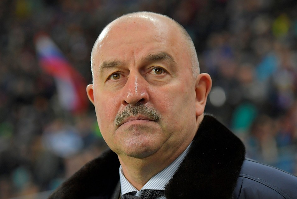 Главный тренер сборной России Станислав Черчесов.