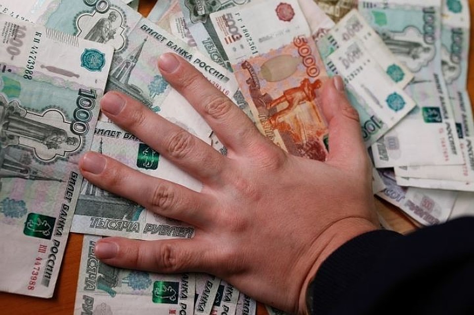 Судебный пристав из Еврейской автономии арестовала имущество должника для себя