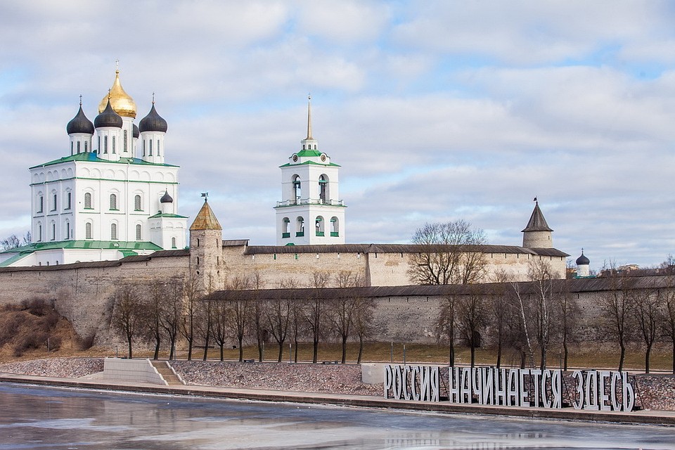 Известный блоггер Илья Варламов инициировал под своим постом о Пскове обсуждение, в котором люди об областной столице высказались не очень лестно.