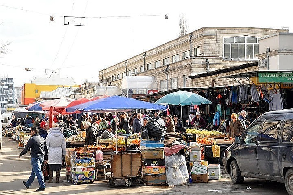 Центральный рынок Кишинева.