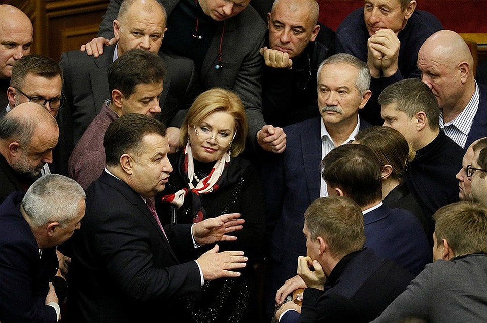 Верховная Рада проголосовала за введение Военного положения в нескольких областях