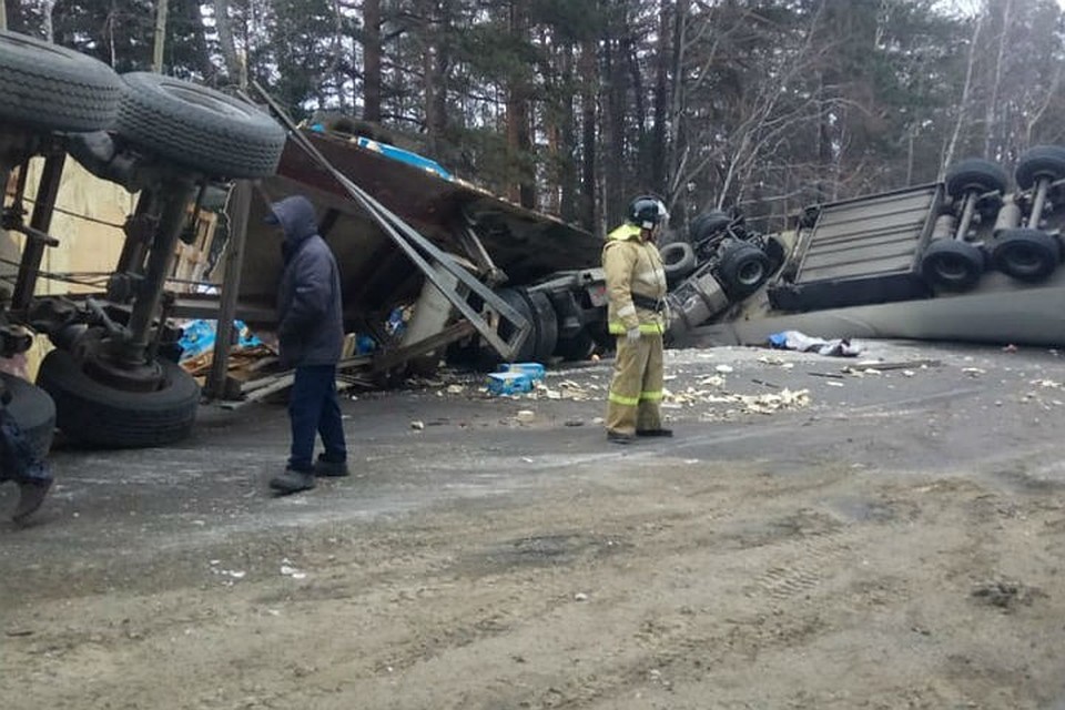 Движение на автотрассе Р-258 «Байкал» в Шелеховском районе возобновили. Фото: пресс-служба ГУ МВД по Иркутской области.