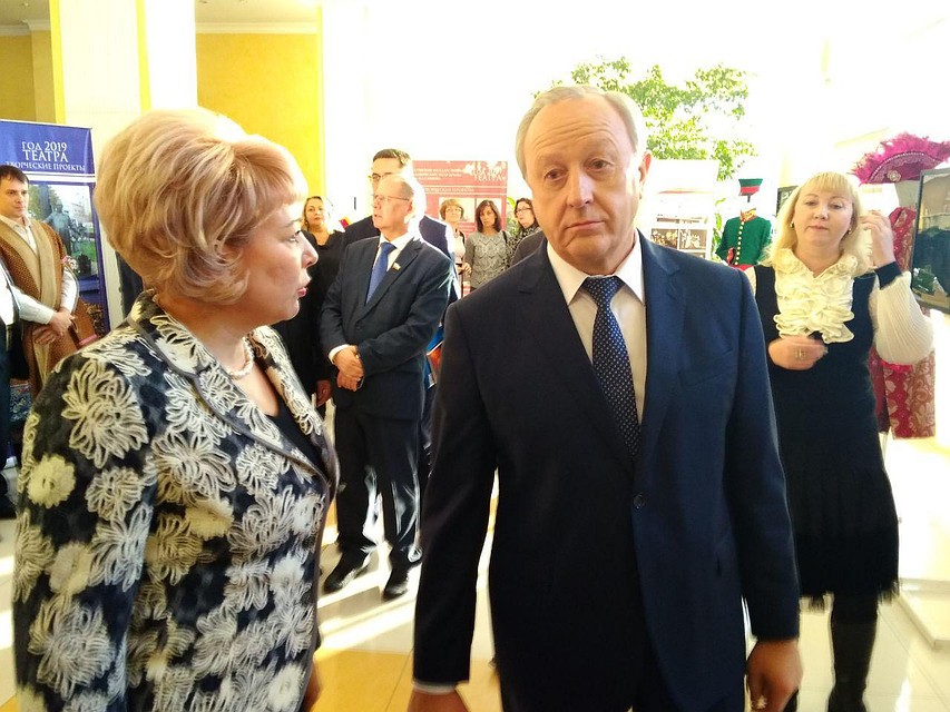 Министр Татьяна Гаранина пообещала губернатору Валерию Радаеву массу новых зрелищ в новом году