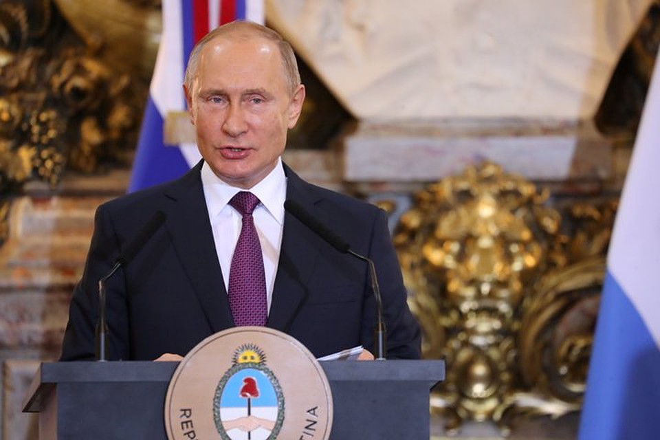 Президент России Владимир Путин на пресс-конференции в Буэнос-Айресе
