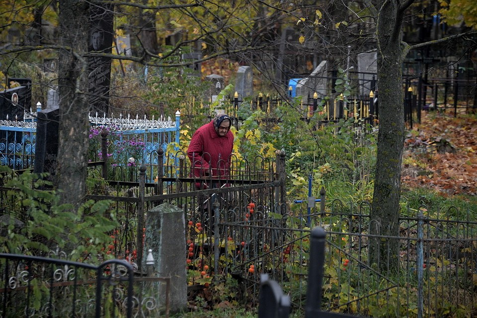 Прокуратура Невельского района заставила чиновников навести порядок на кладбищах.
