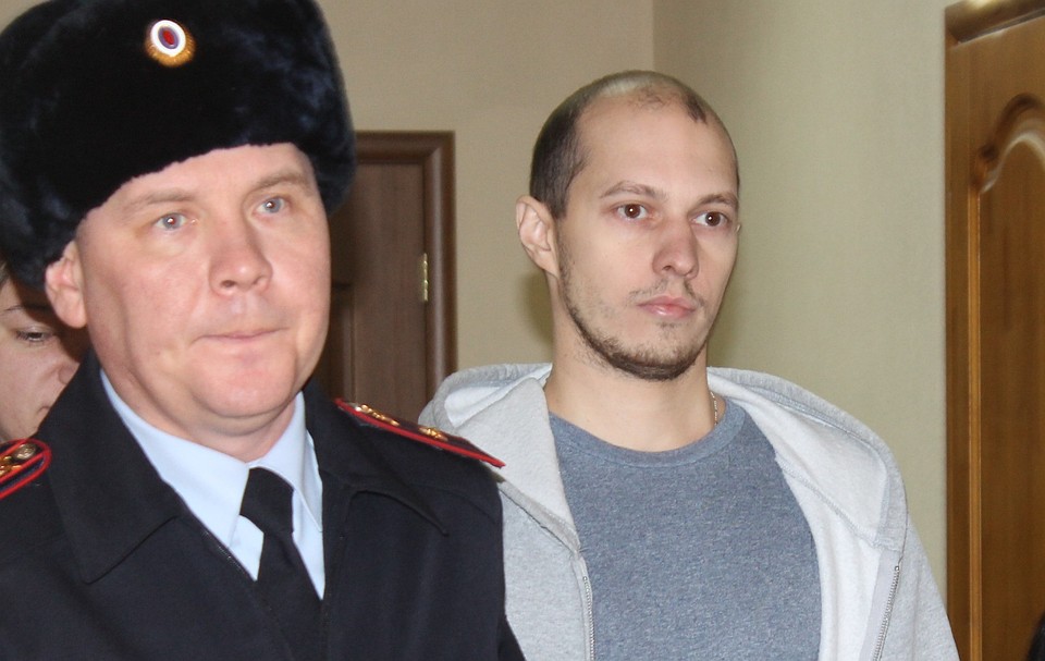 Александр Петров в зале суда вел себя спокойно, все время ссылался на адвокатов