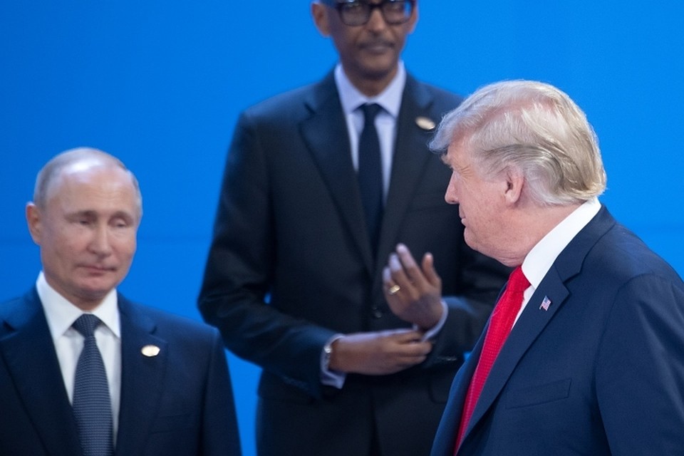 Президент РФ Владимир Путин и американский лидер Дональд Трамп во время саммита G20 в Аргентине