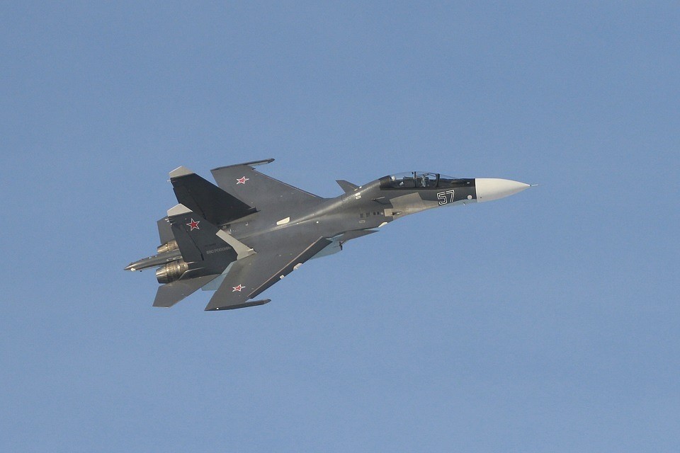 Причиной страшного грохота стал истребитель Су-30