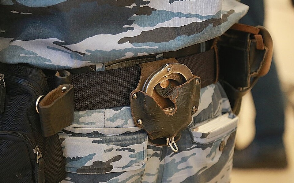 По подозрению в совершении кражи задержали 27-летнего жителя Ачинска, сейчас он находится под арестом.